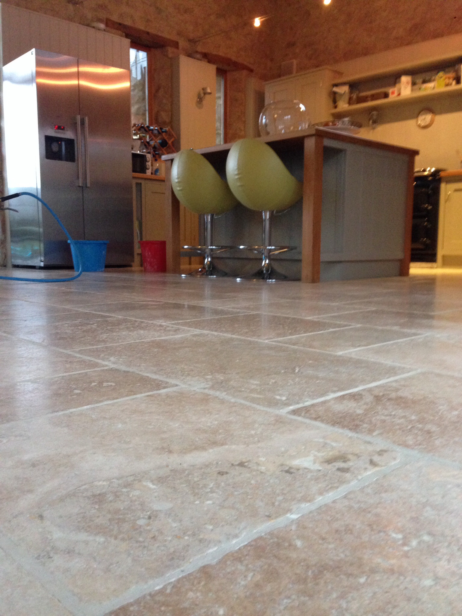 Clean Travertine floor tiles